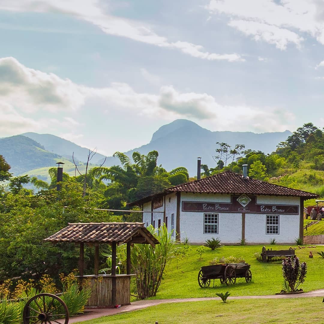 JEEP COMPLETO 09:30h – 4 Cachoeiras, 3 Alambiques e 9 Paradas