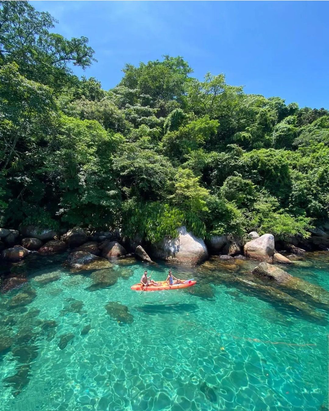 Escuna ALTO PADRÃO 10:30h – Jacuzzi e Toboágua