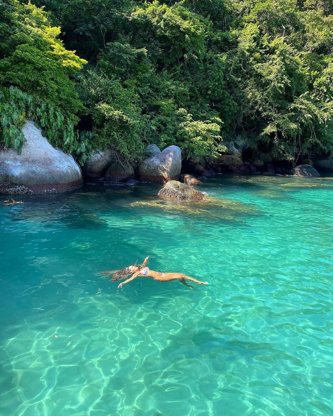Escuna ALTO PADRÃO 10:30h – Jacuzzi e Toboágua